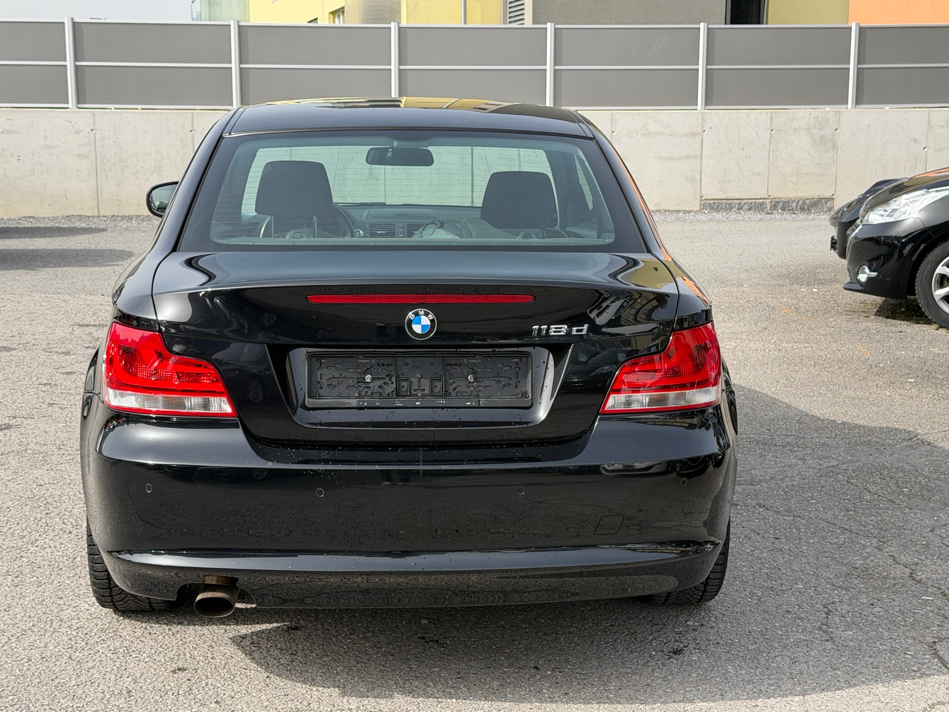 BMW 118d Coupé-image-10