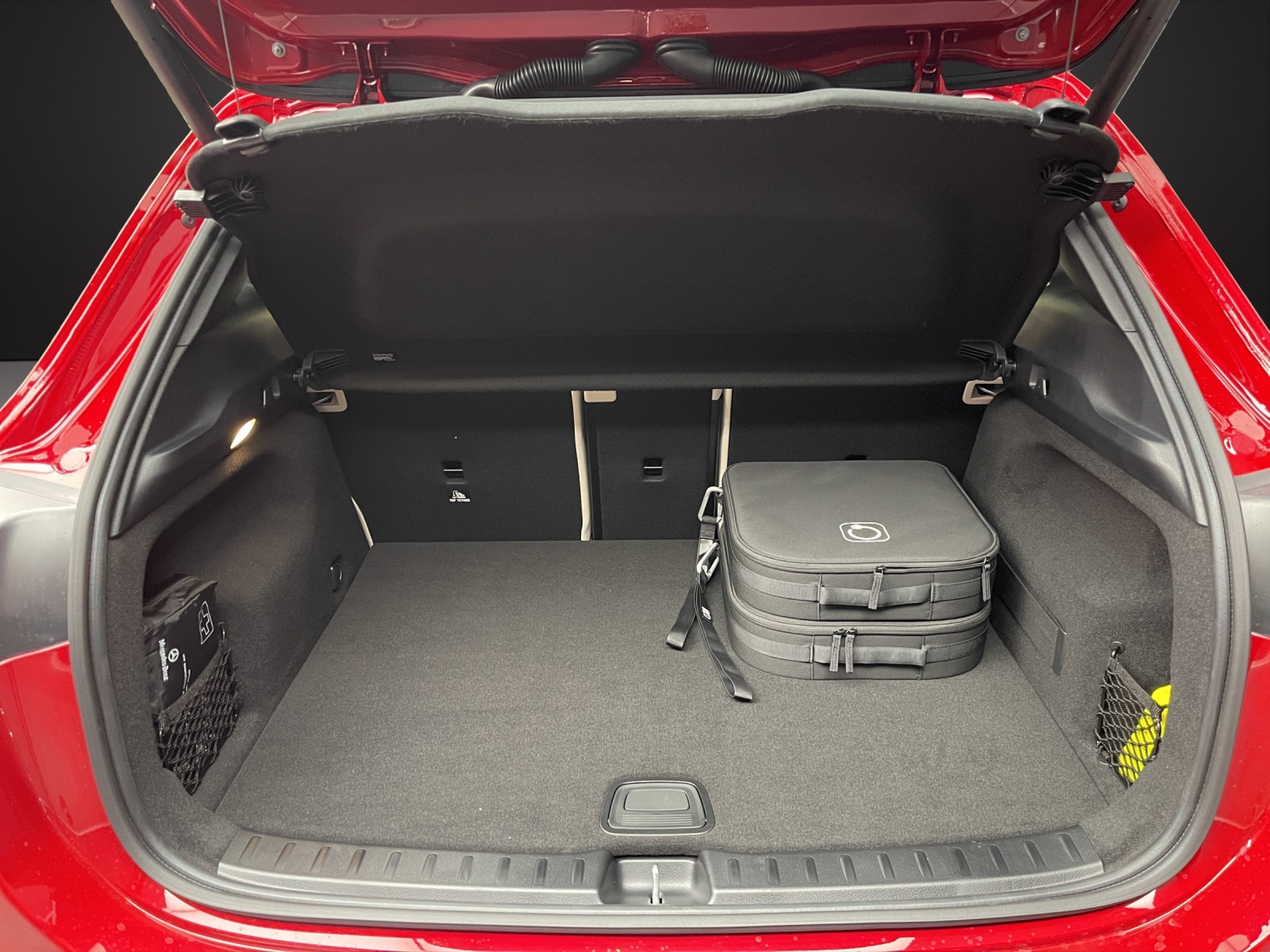 MERCEDES-BENZ EQA 300 4M Swiss Star-image-6