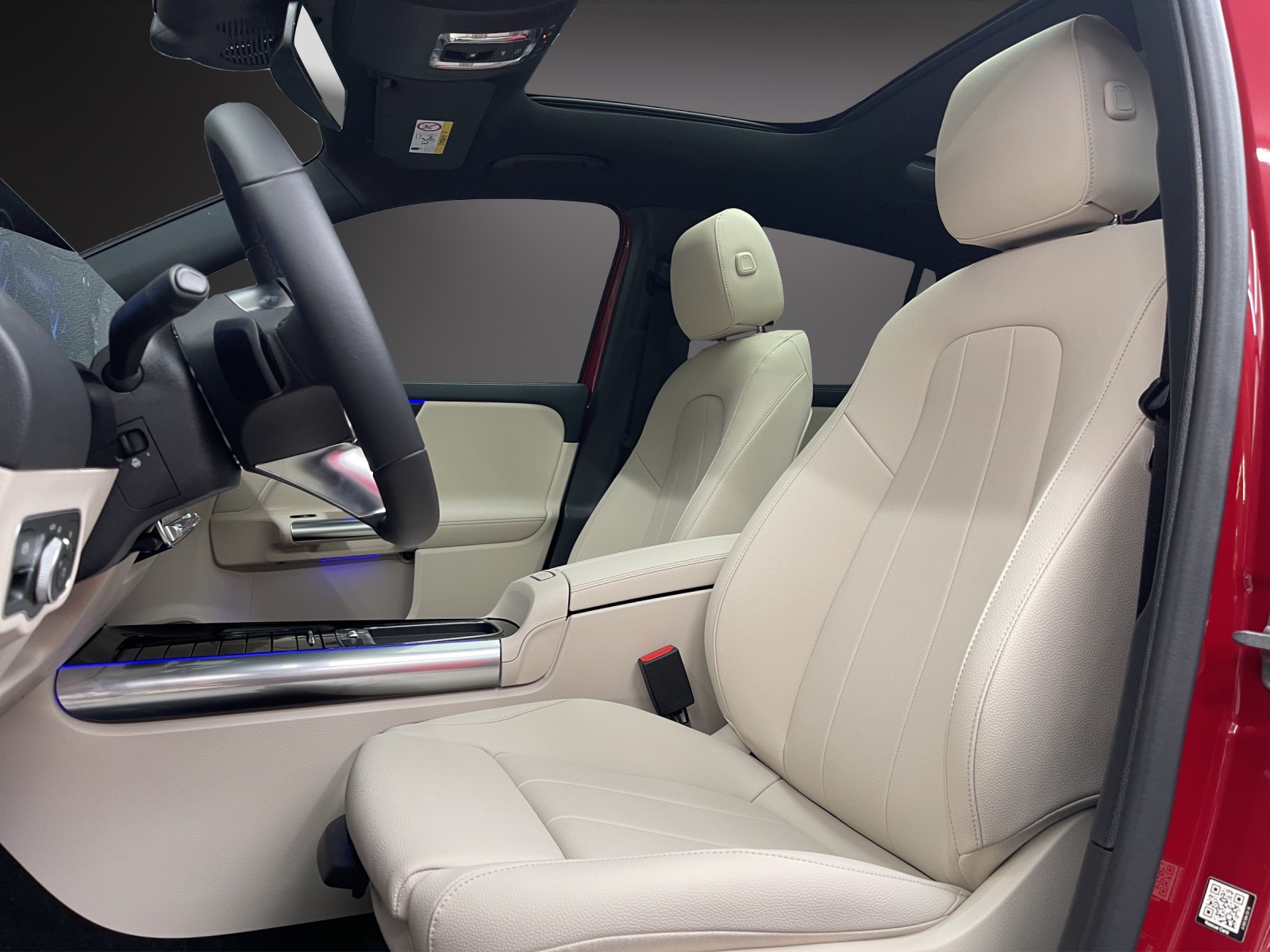 MERCEDES-BENZ EQA 300 4M Swiss Star-image-10
