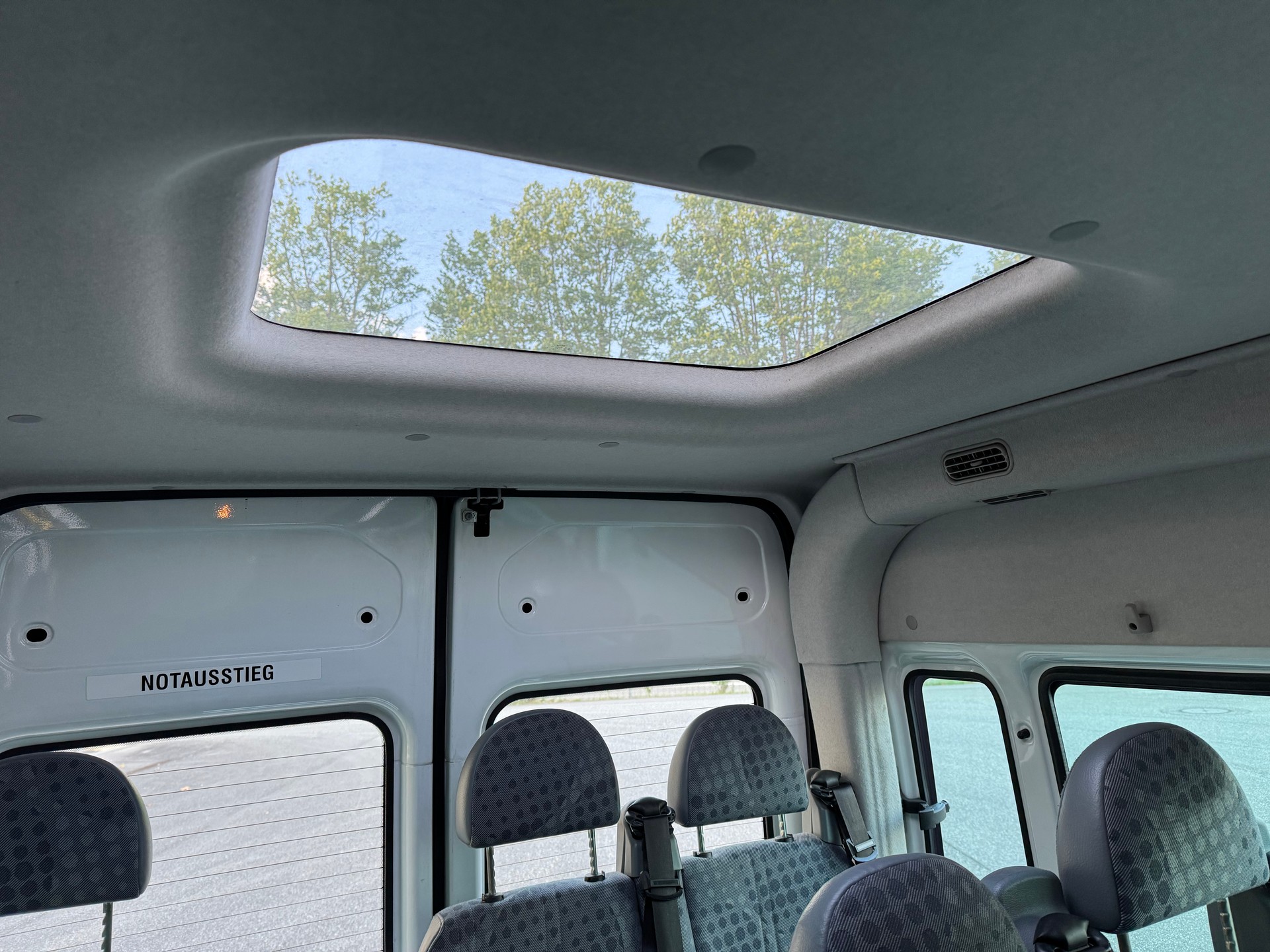 FORD Transit 2.4 TDCi Bus M2 350L Trend 14Pl.-image-10