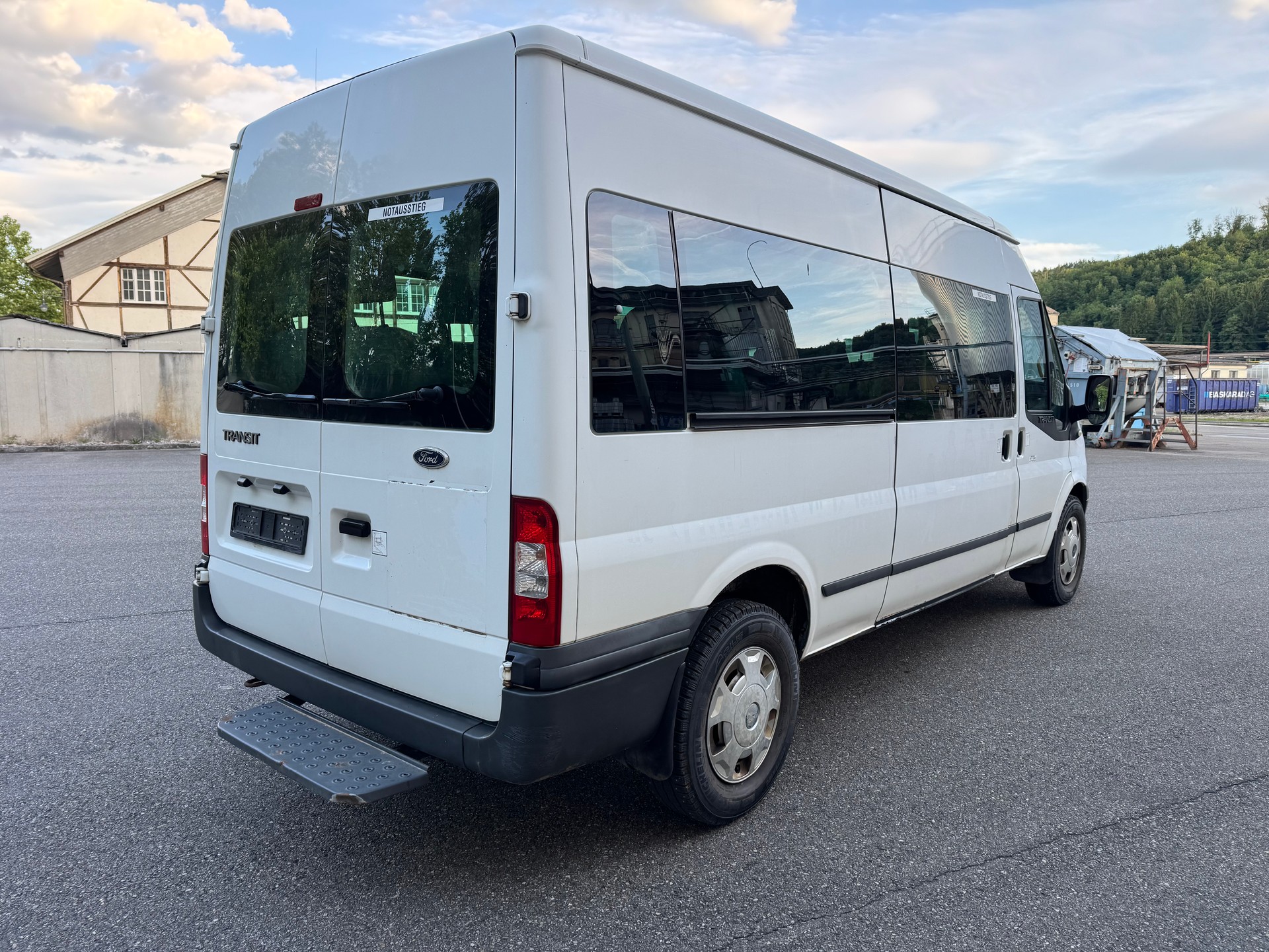 FORD Transit 2.4 TDCi Bus M2 350L Trend 14Pl.-image-3