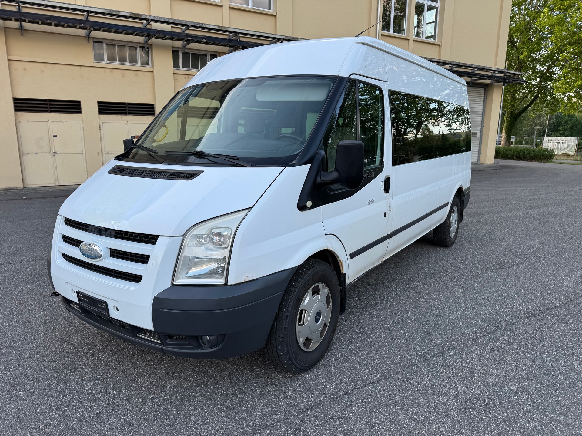 FORD Transit 2.4 TDCi Bus M2 350L Trend 14Pl.-image-0