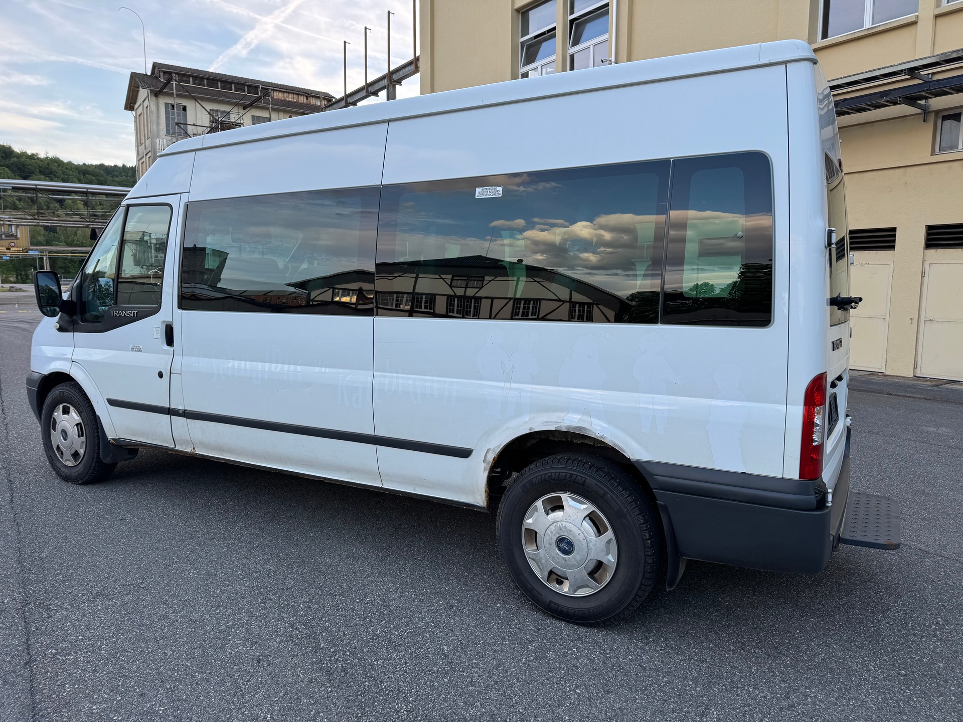 FORD Transit 2.4 TDCi Bus M2 350L Trend 14Pl.-image-2