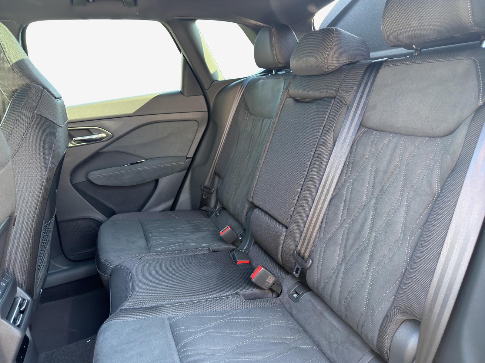 AUDI Q3 SUV 110 kW TFSI S tronic-image-11