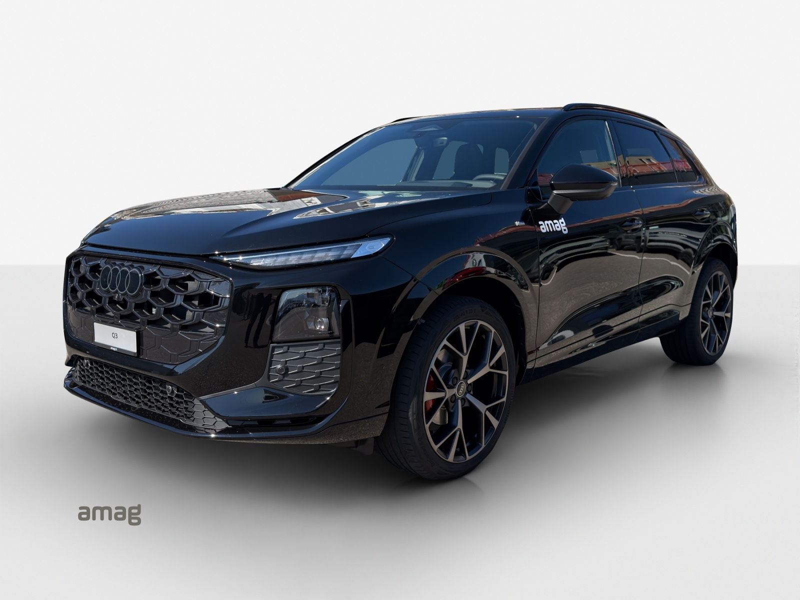 AUDI Q3 SUV 110 kW TFSI S tronic-image-0
