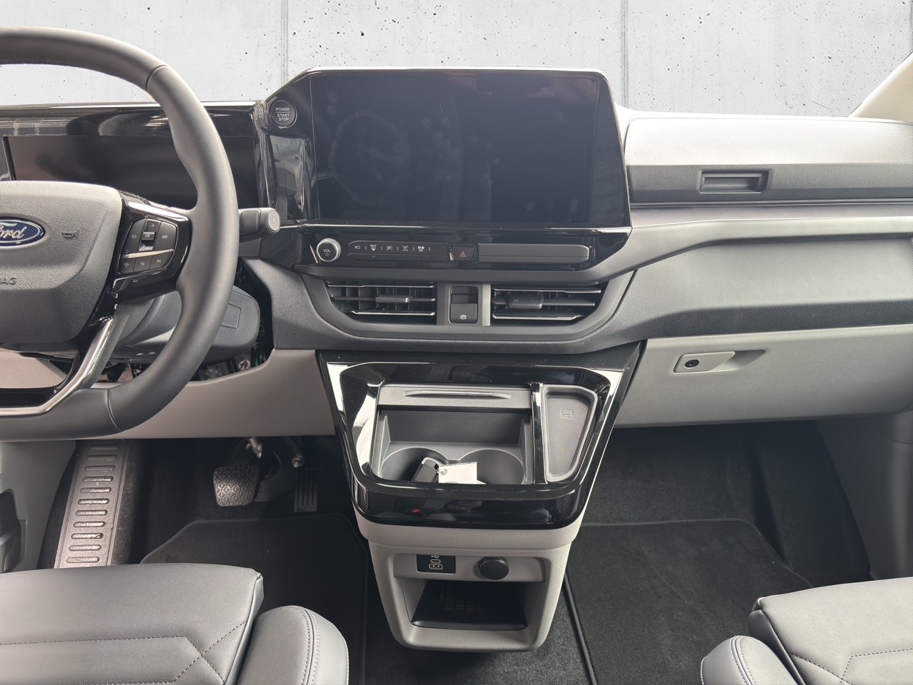 FORD Tourneo C Bus 320 L1 2.0 EcoBlue 170 Titanium X-image-10