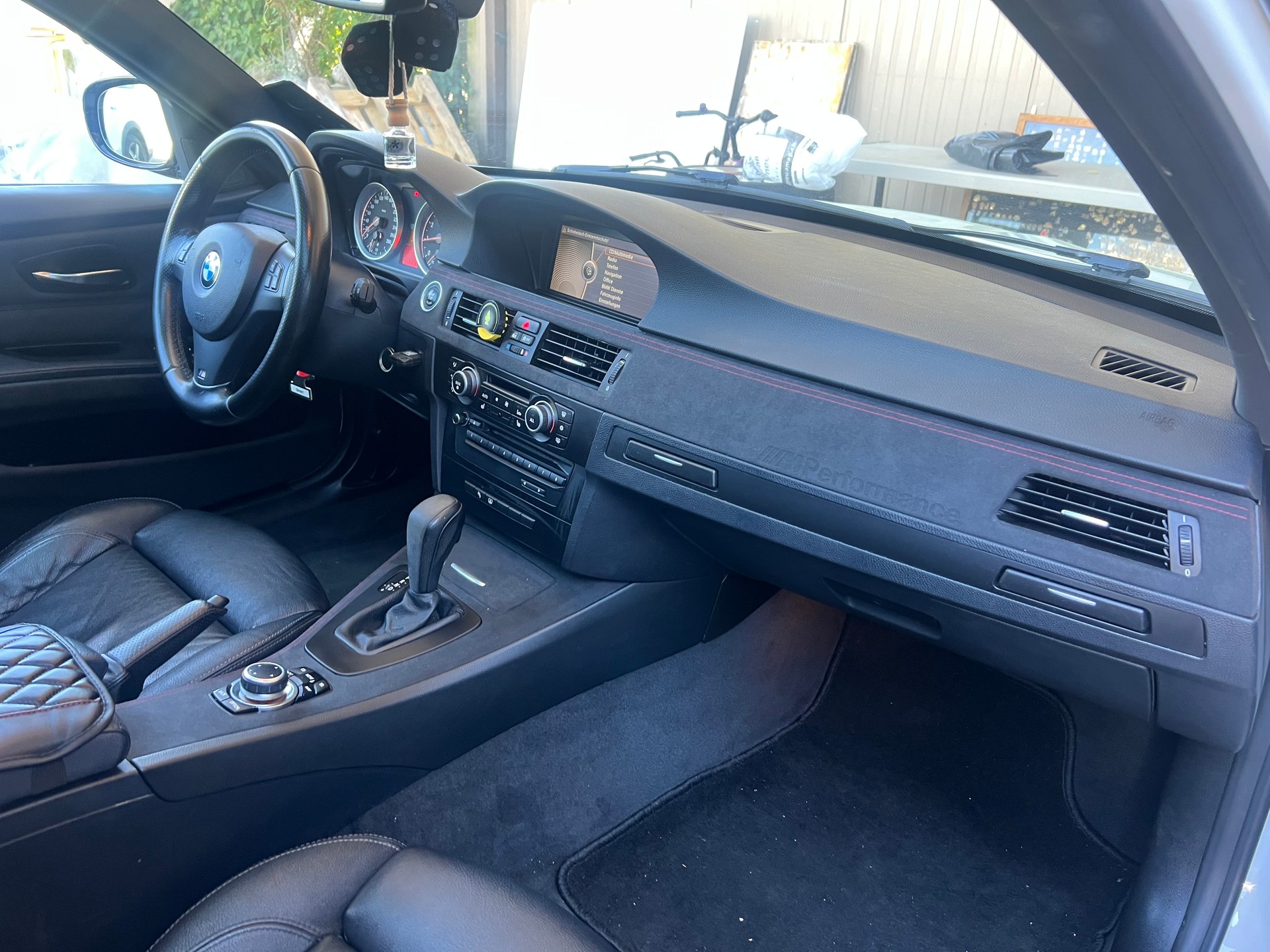 BMW 335i Steptronic-image-10