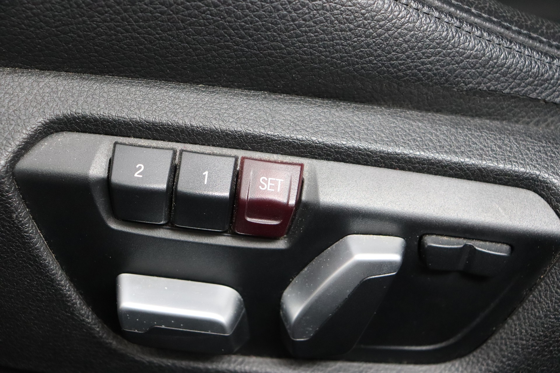BMW M135i STEPTRONIC ** MILLTEK ** HECKANTRIEB **-image-23