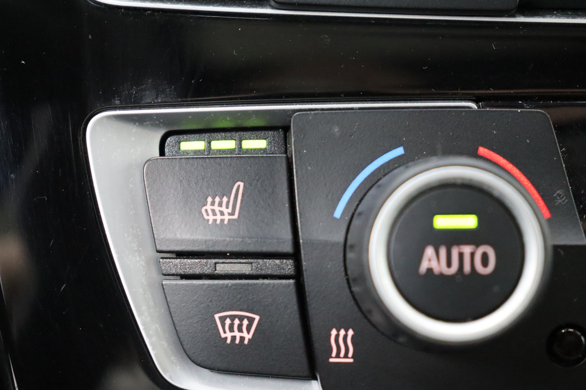 BMW M135i STEPTRONIC ** MILLTEK ** HECKANTRIEB **-image-30