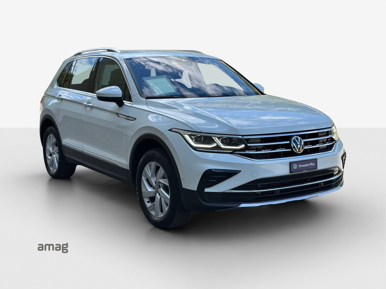 VW Tiguan 2.0 TDI SCR Elegance 4Motion DSG-image-5