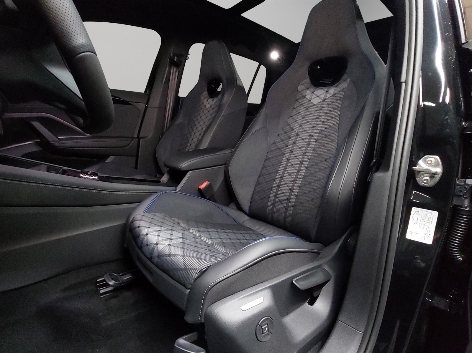 VW Tayron 2.0 TSI R-Line DSG 4Motion-image-5