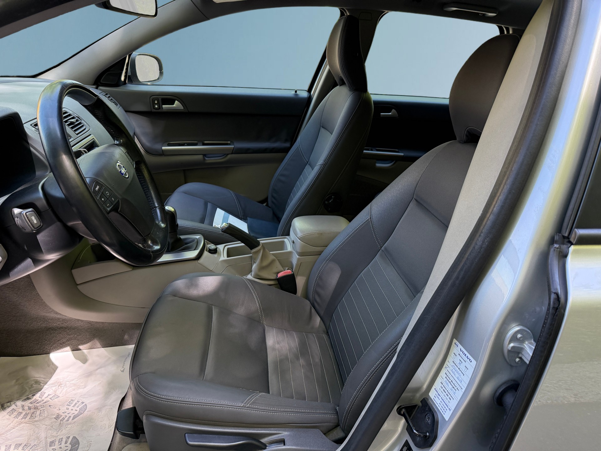 VOLVO V50 2.0D Summum-image-11