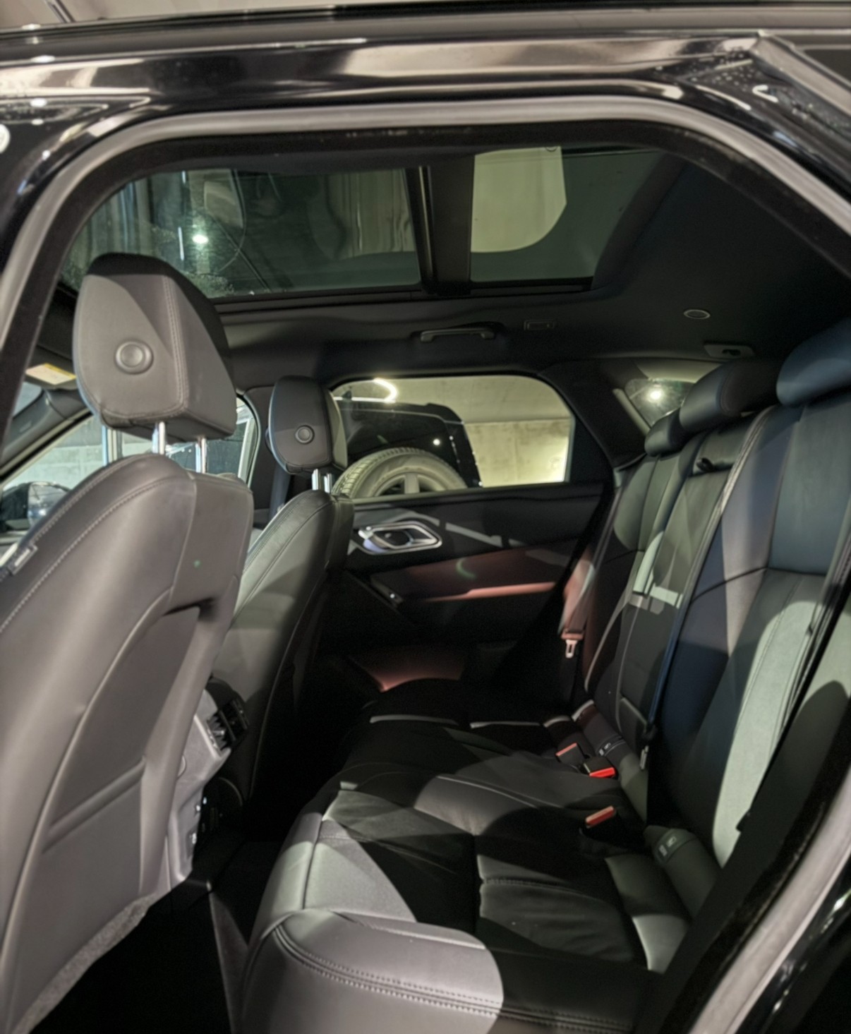 LAND ROVER Range Rover Velar Dynamic SE D 300 I6 MHEV Automatic-image-8
