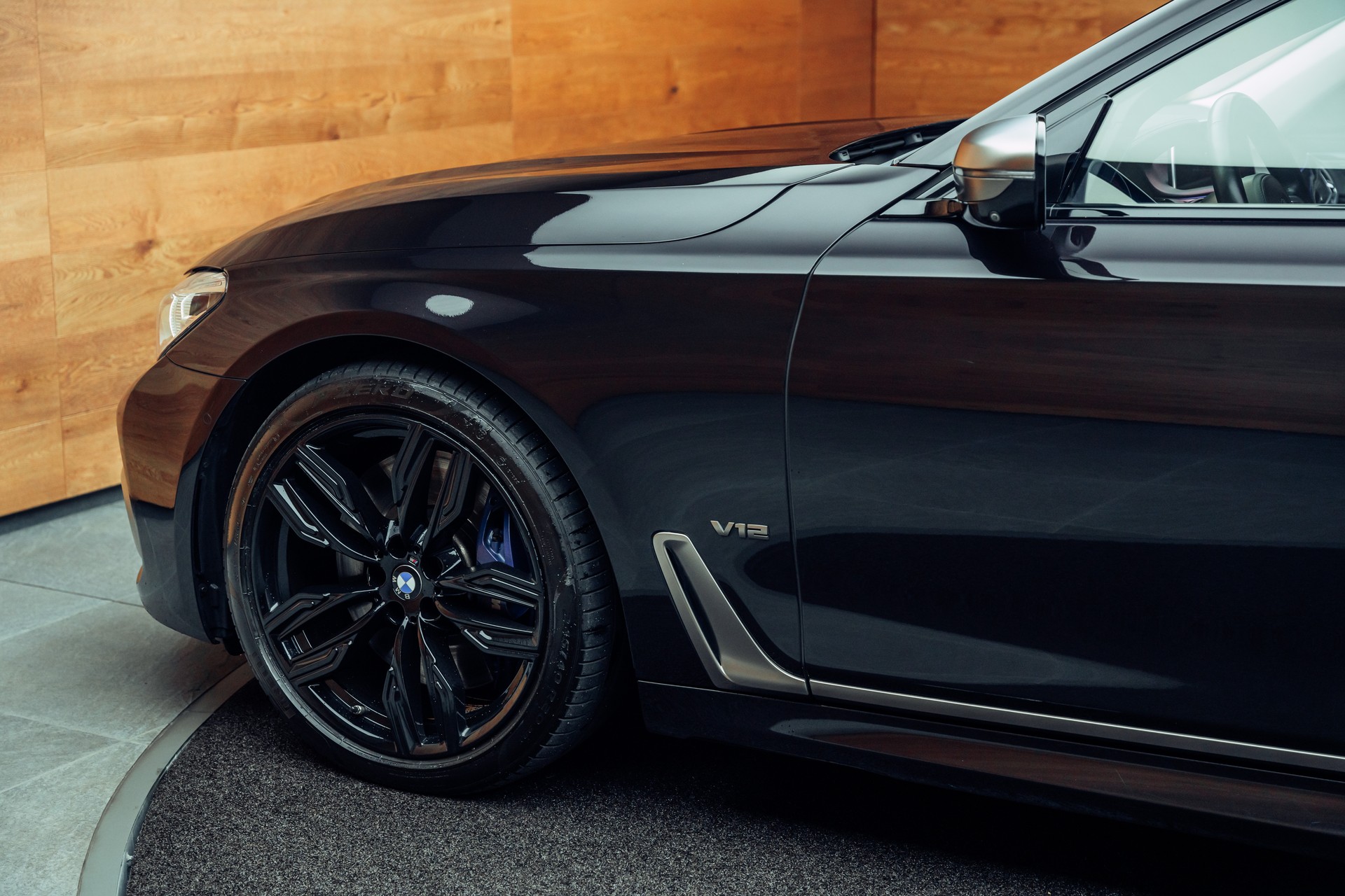 BMW M760Li xDrive Steptronic-image-27