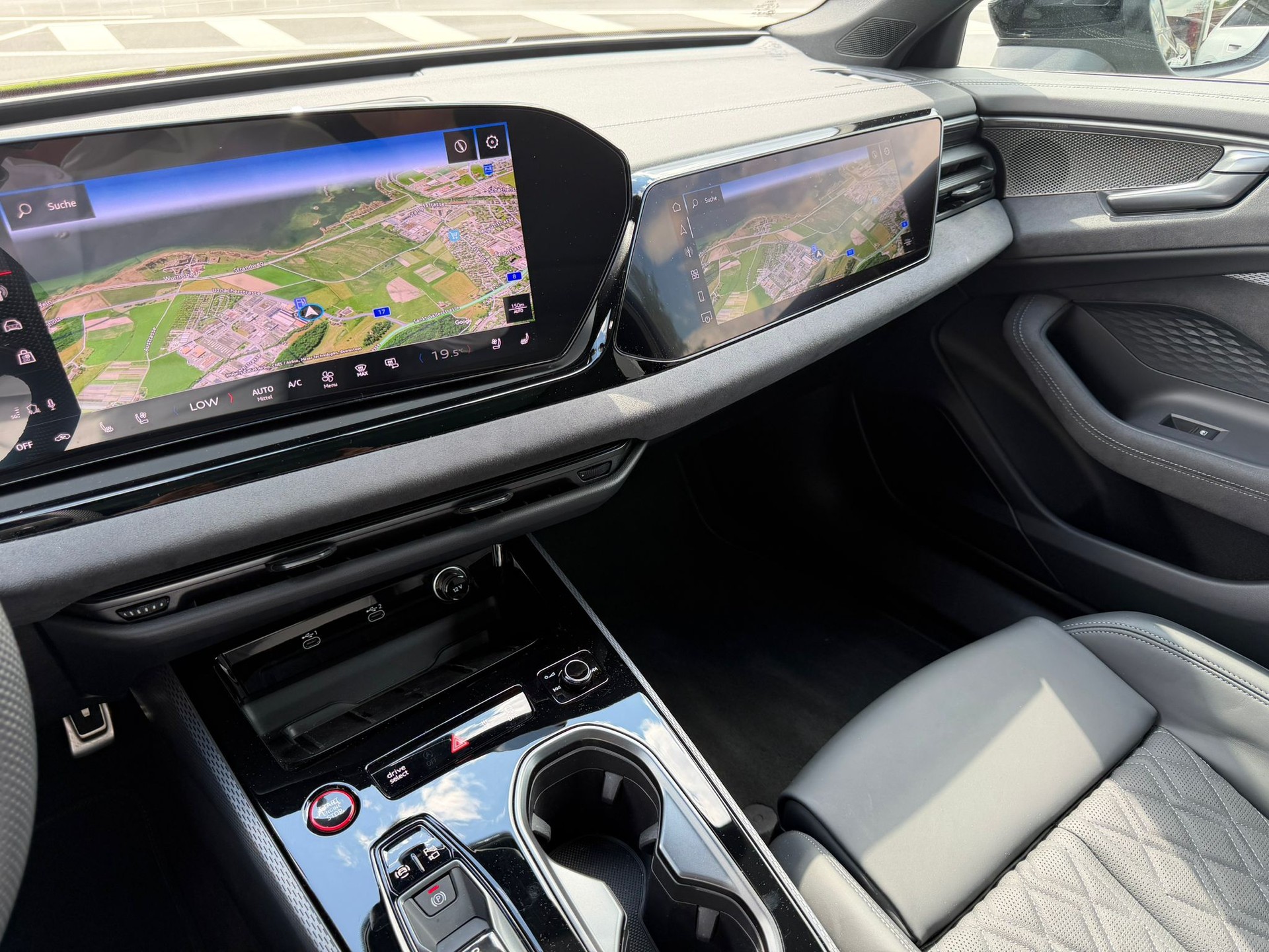 AUDI A6 Avant TFSI quattro 270 kW S tronic-image-15