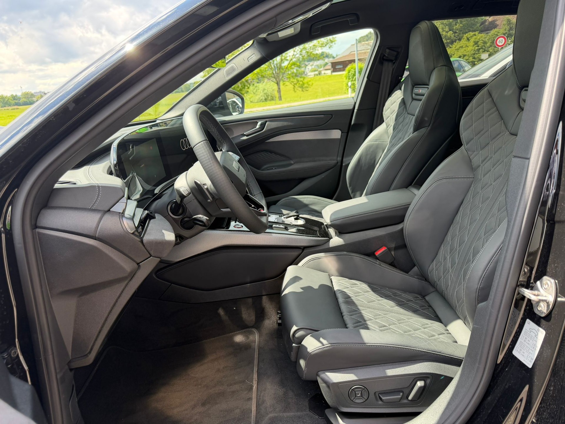 AUDI A6 Avant TFSI quattro 270 kW S tronic-image-8