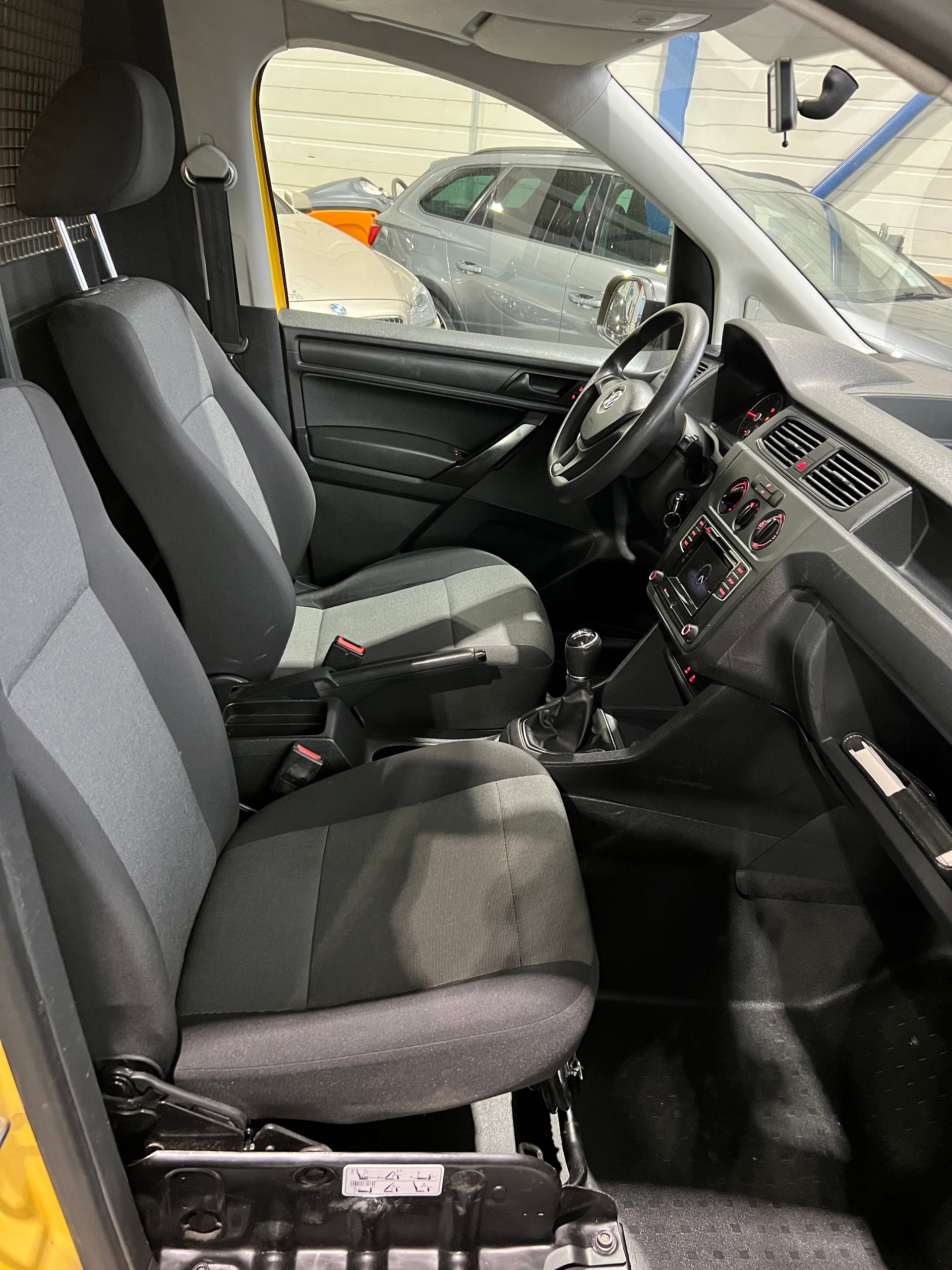 VW Caddy 2.0TDI 4Motion BlueMotion Technology**Frisch ab MFK,CH Auslieferung**-image-9