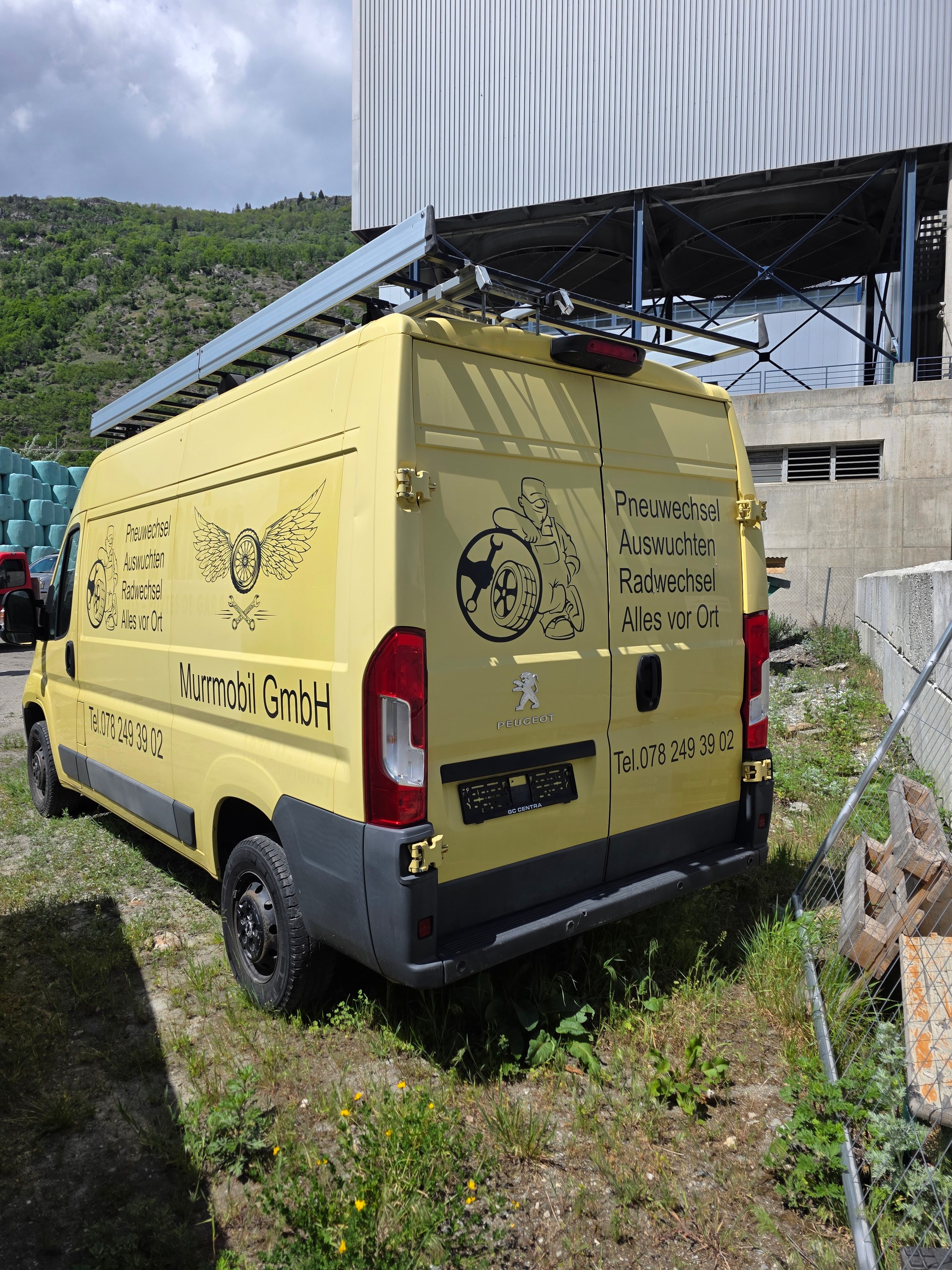 PEUGEOT Boxer 2.0 HDI 333 Allure L2H1-image-5