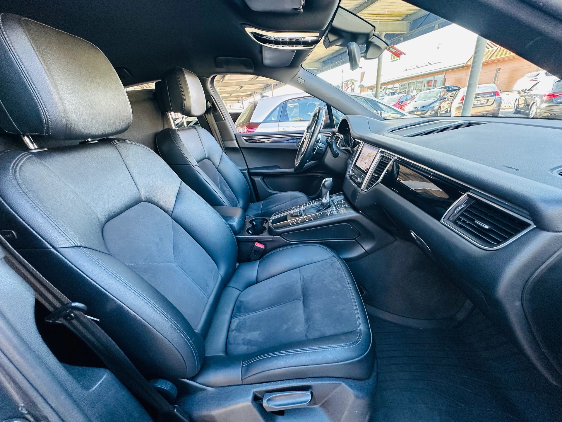 PORSCHE Macan S PDK-image-14