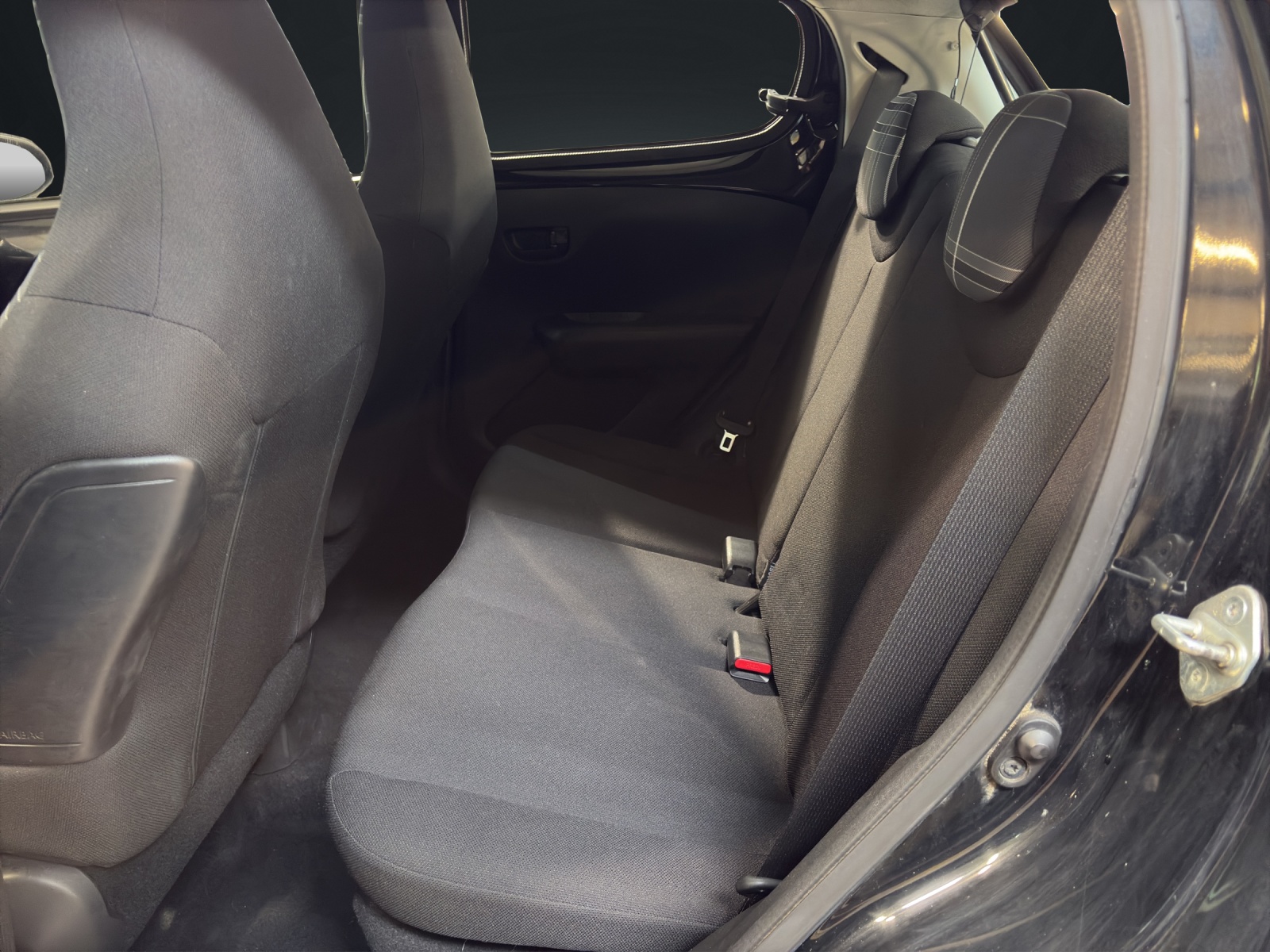 PEUGEOT 108 1.0 VTi Envy-image-14