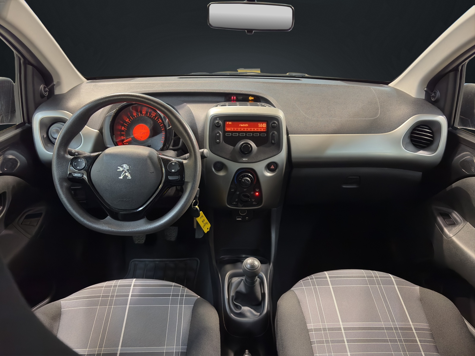 PEUGEOT 108 1.0 VTi Envy-image-10