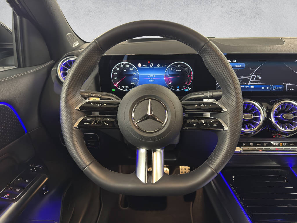 MERCEDES-BENZ GLA 220 d AMG Line 4Matic Swiss Star-image-11
