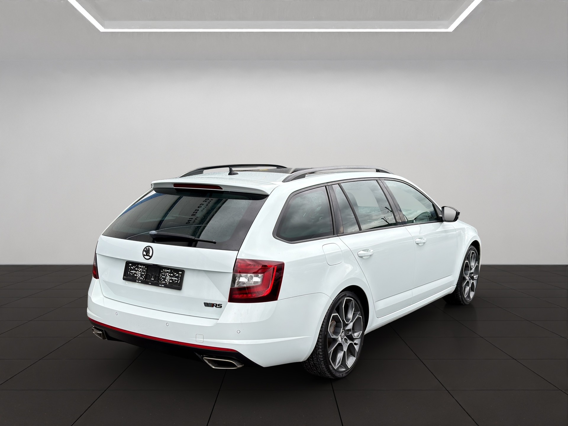 SKODA Octavia Combi 2.0 TDI RS 4x4 DSG-image-1