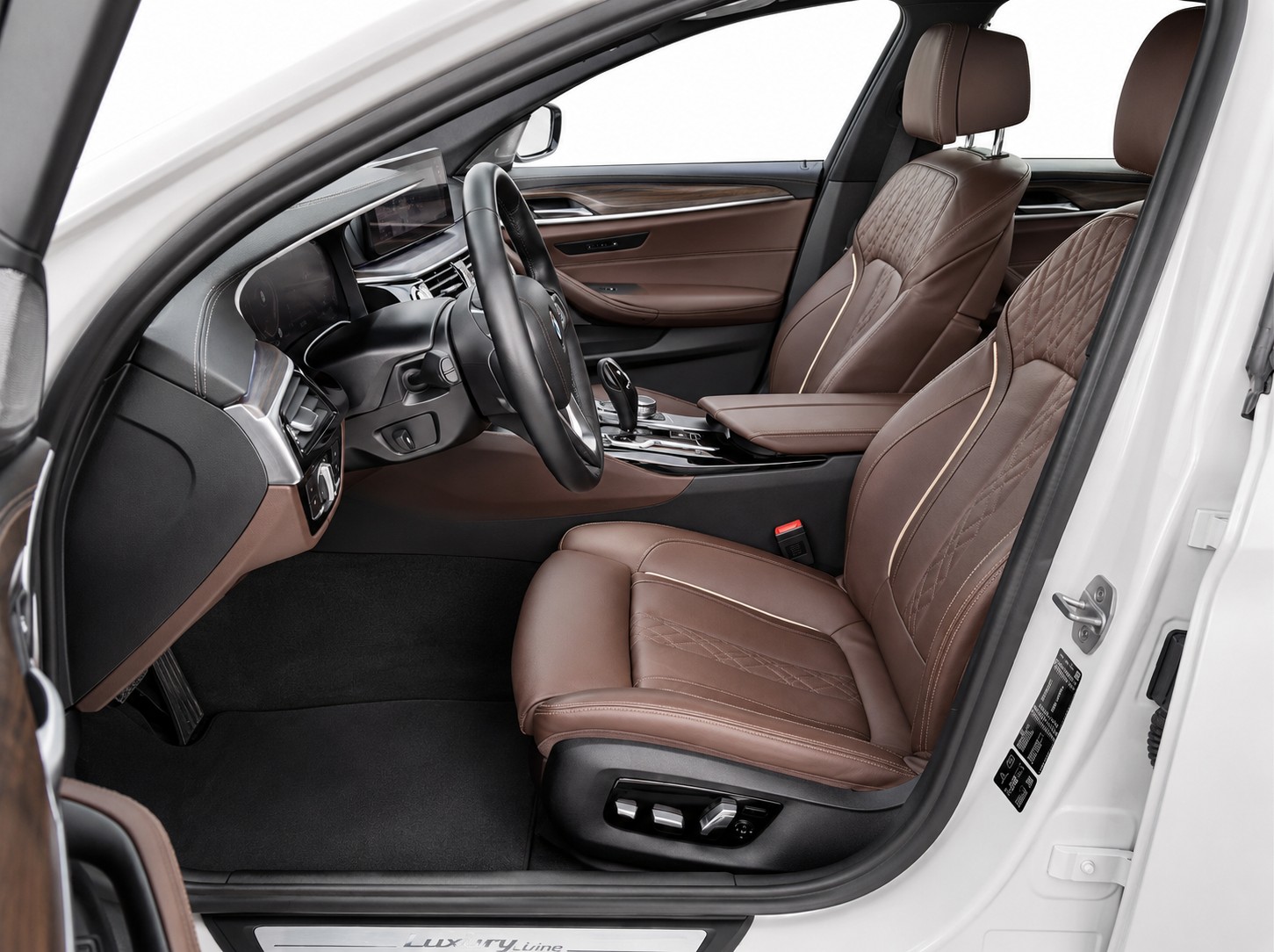 BMW 530i xDrive CH FAHRZEUG-image-6