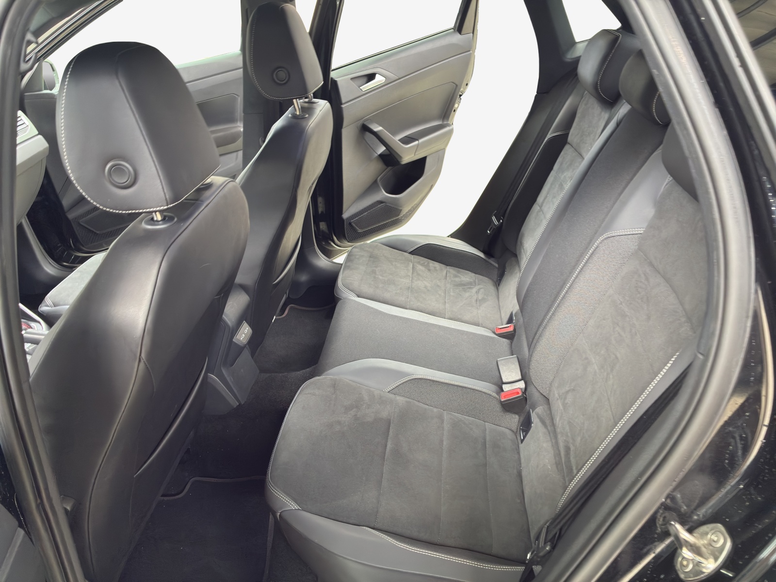 VW Polo 2.0 TSI GTI DSG-image-11