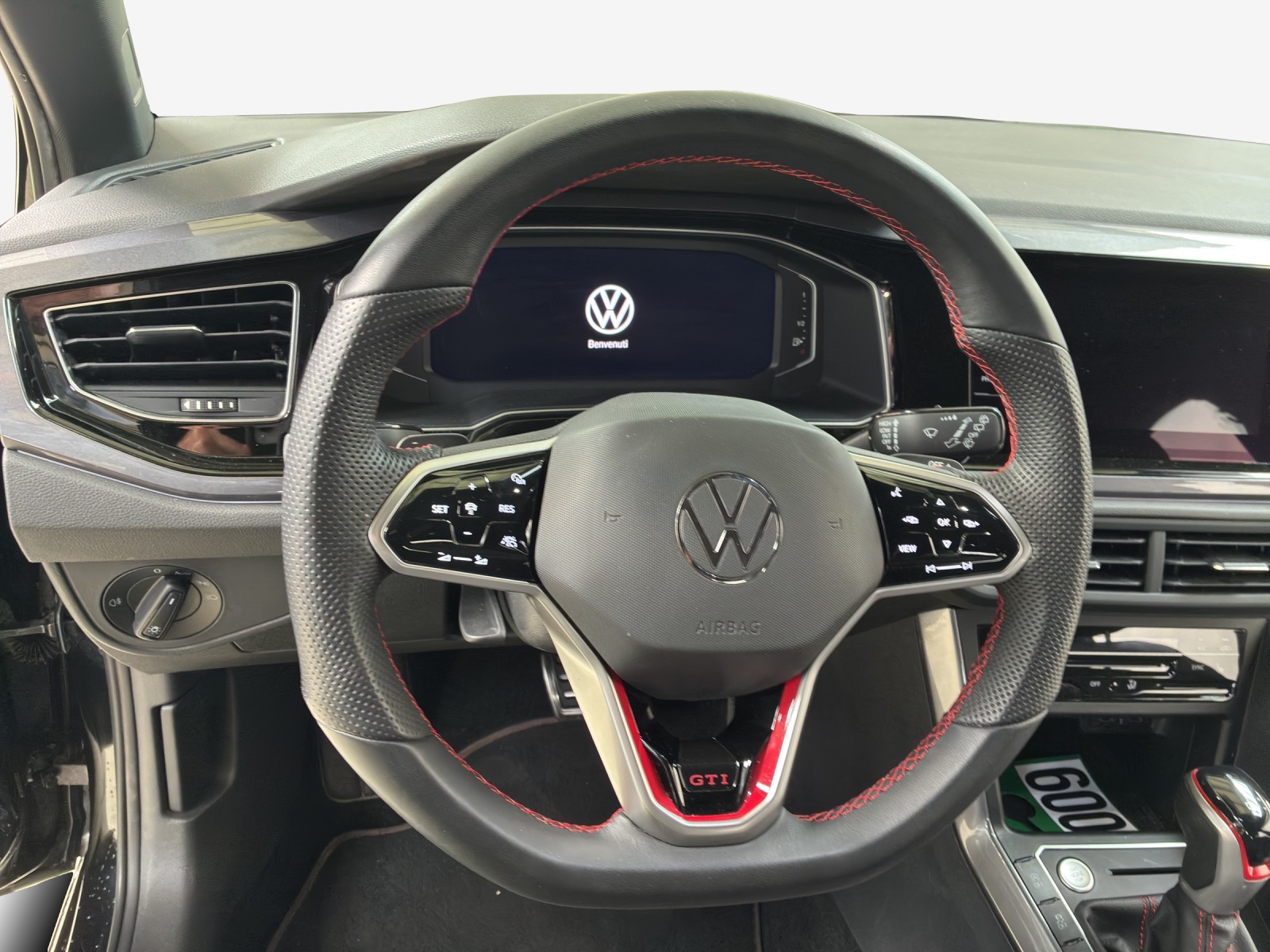 VW Polo 2.0 TSI GTI DSG-image-9