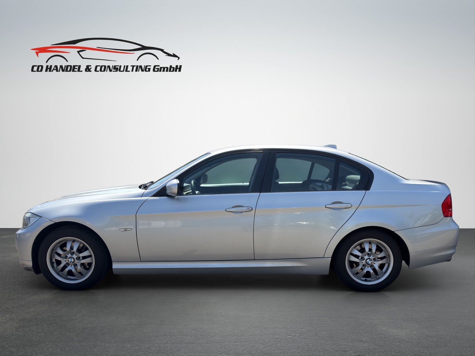 BMW 320-image-3