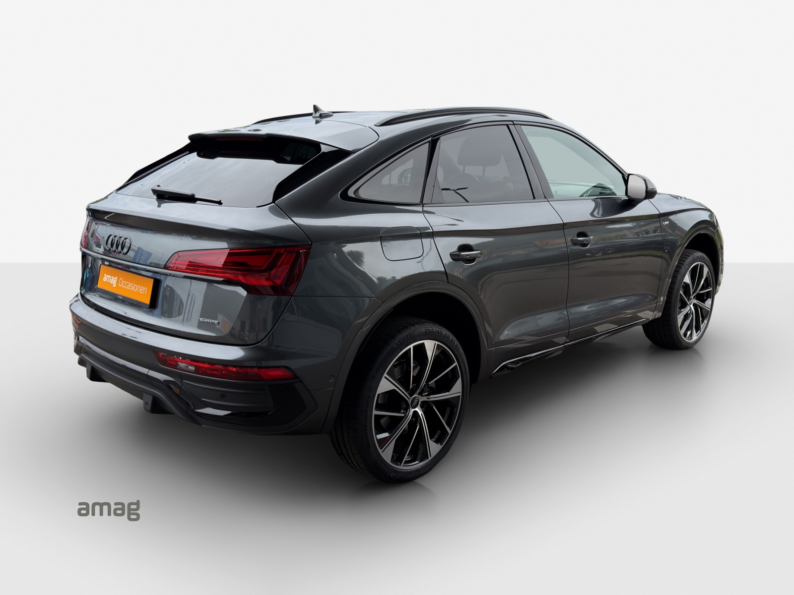 AUDI Q5 Sportback 55 TFSI e PHEV S line quattro S-tronic-image-4