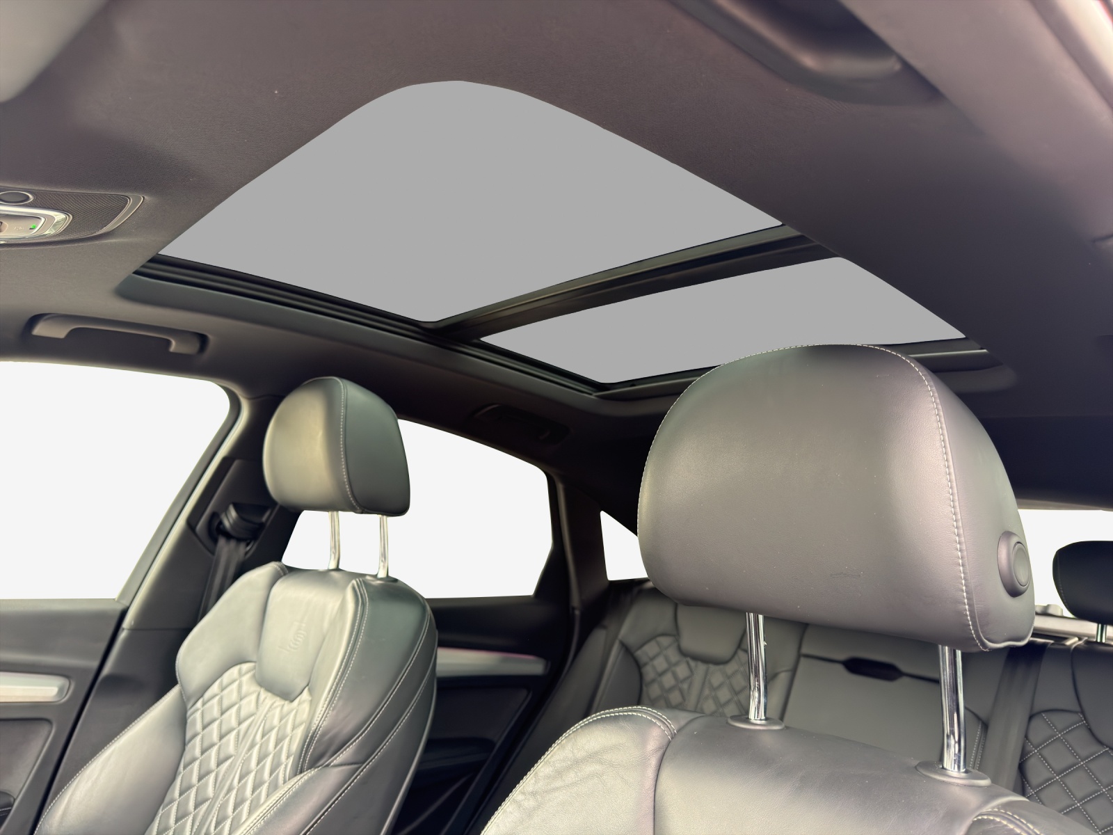 AUDI Q5 Sportback 55 TFSI e PHEV S line quattro S-tronic-image-14