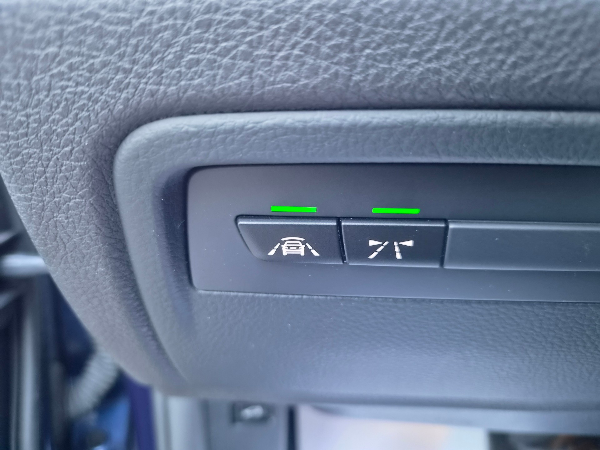 BMW 320d xDrive Touring Edition Sport Line Steptronic-image-21