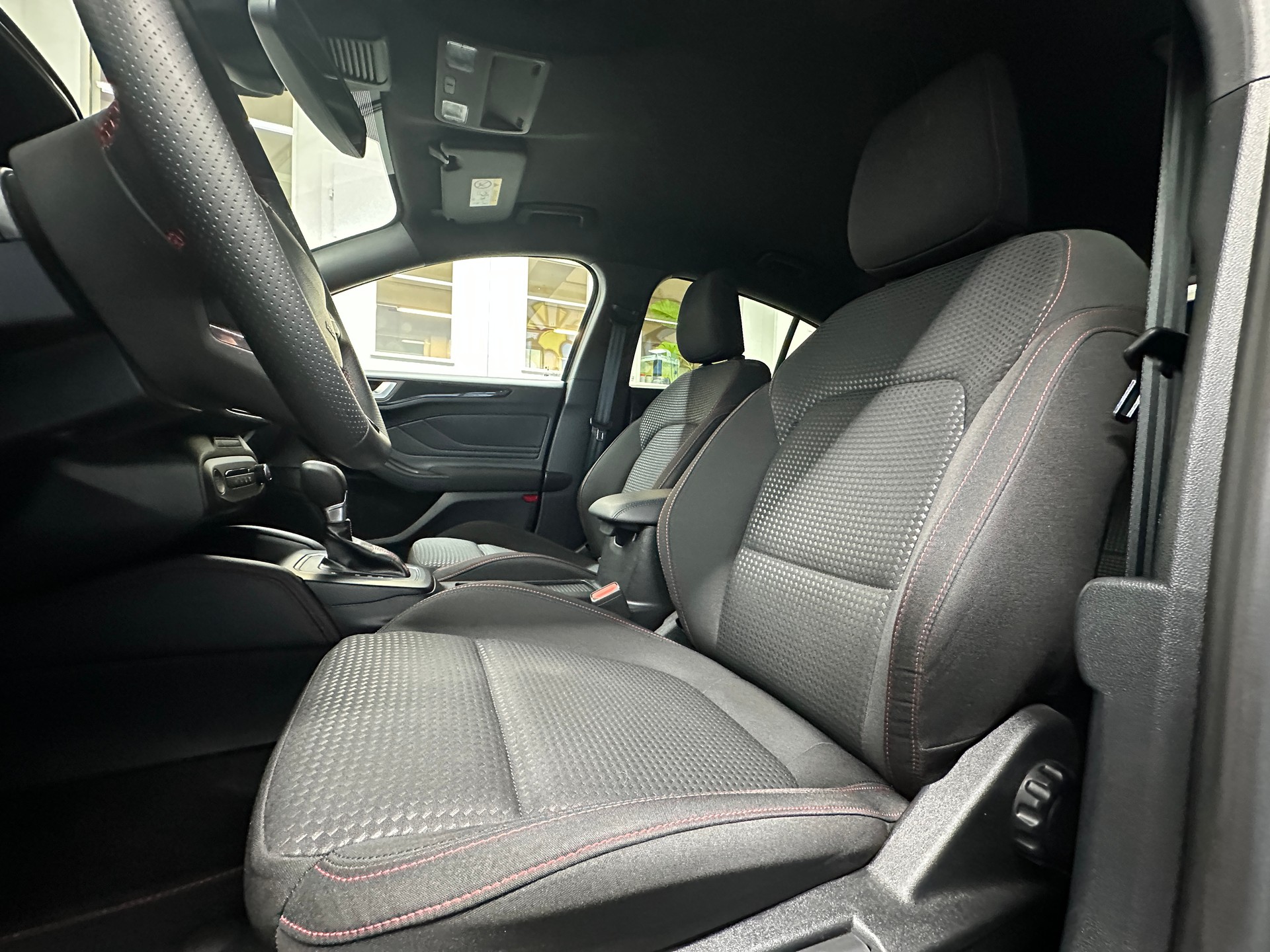 FORD Focus 1.0 MHEV ST-Line X Automat-image-7