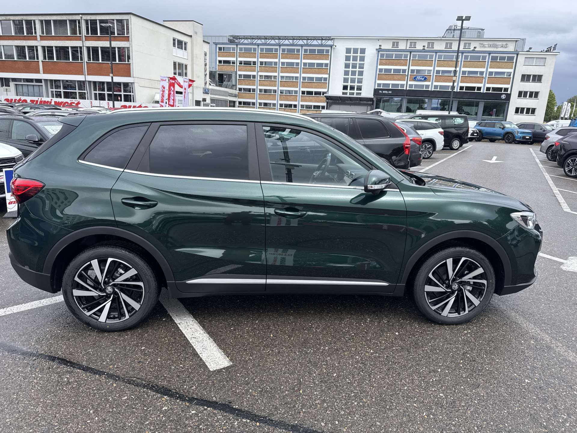 MG ZS 1.5 HEV Luxury Automat-image-10
