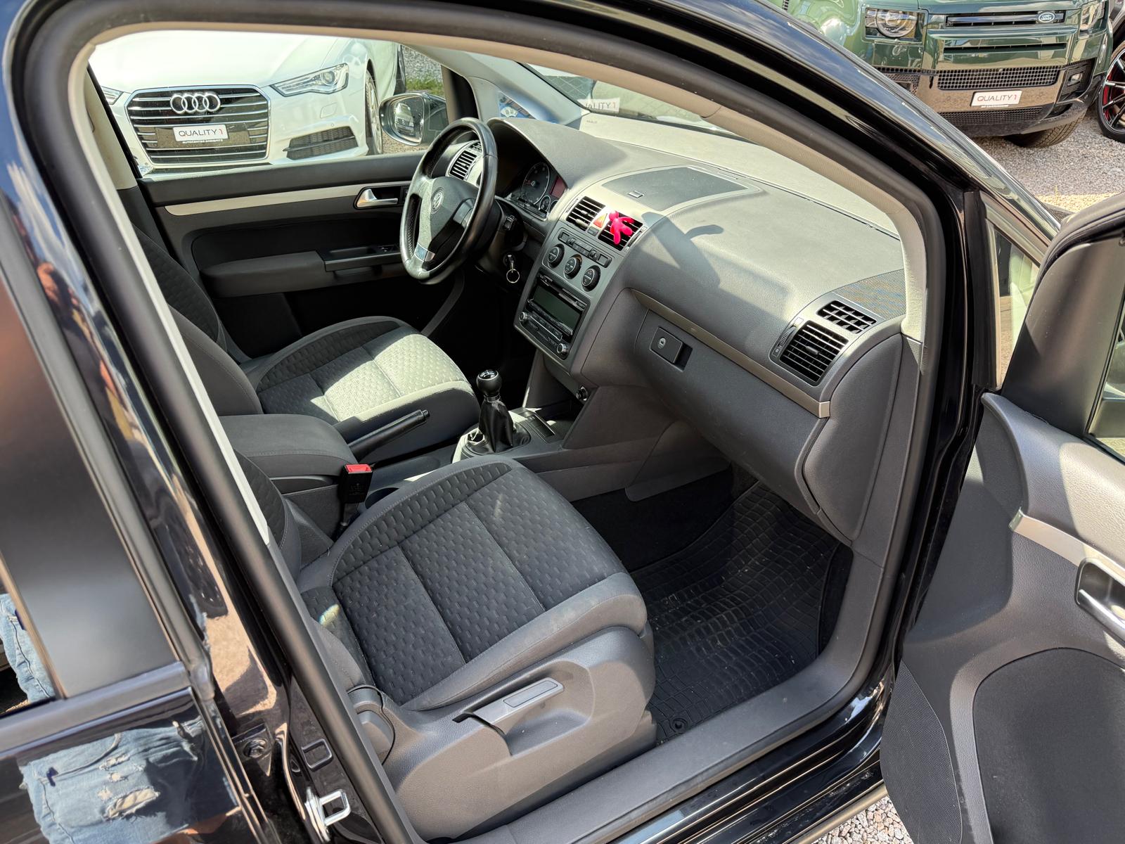 VW Touran 1.9 TDI BlueMotion Conceptline-image-5