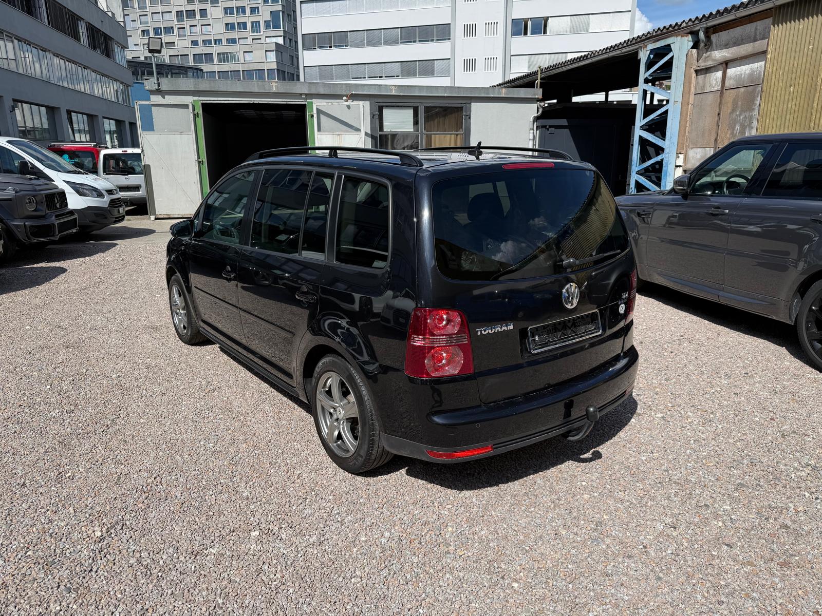 VW Touran 1.9 TDI BlueMotion Conceptline-image-3