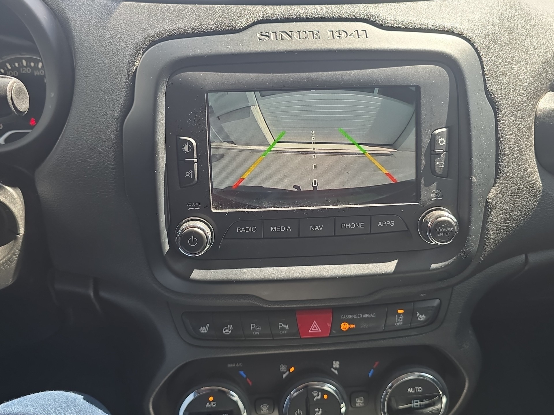 JEEP Renegade 1.4 Turbo Limited AWD-image-11