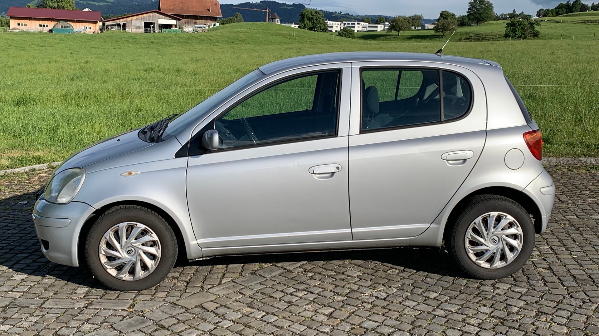 TOYOTA 1.3 16V Linea Luna-image-2