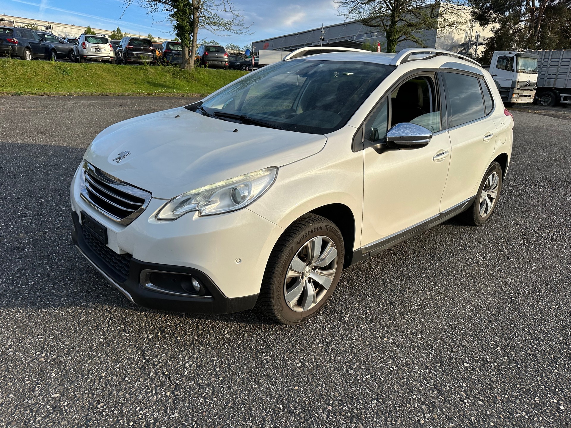 PEUGEOT 2008 1.6 BlueHDi Féline