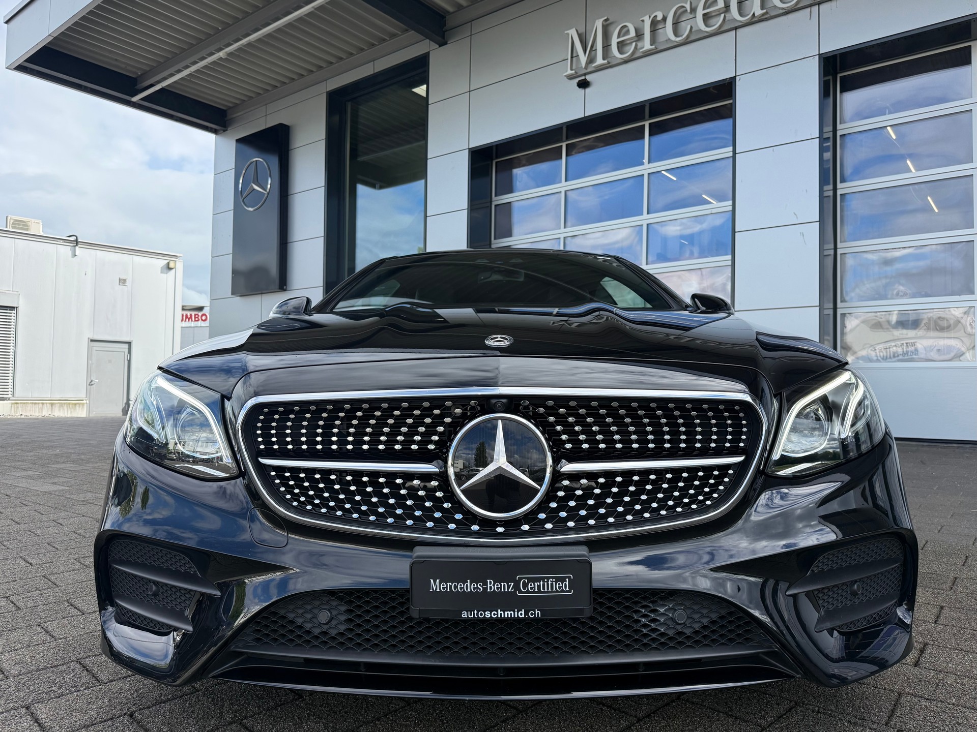MERCEDES-BENZ E 200 Coupé AMG Line 4 Matic 9G-Tronic-image-2