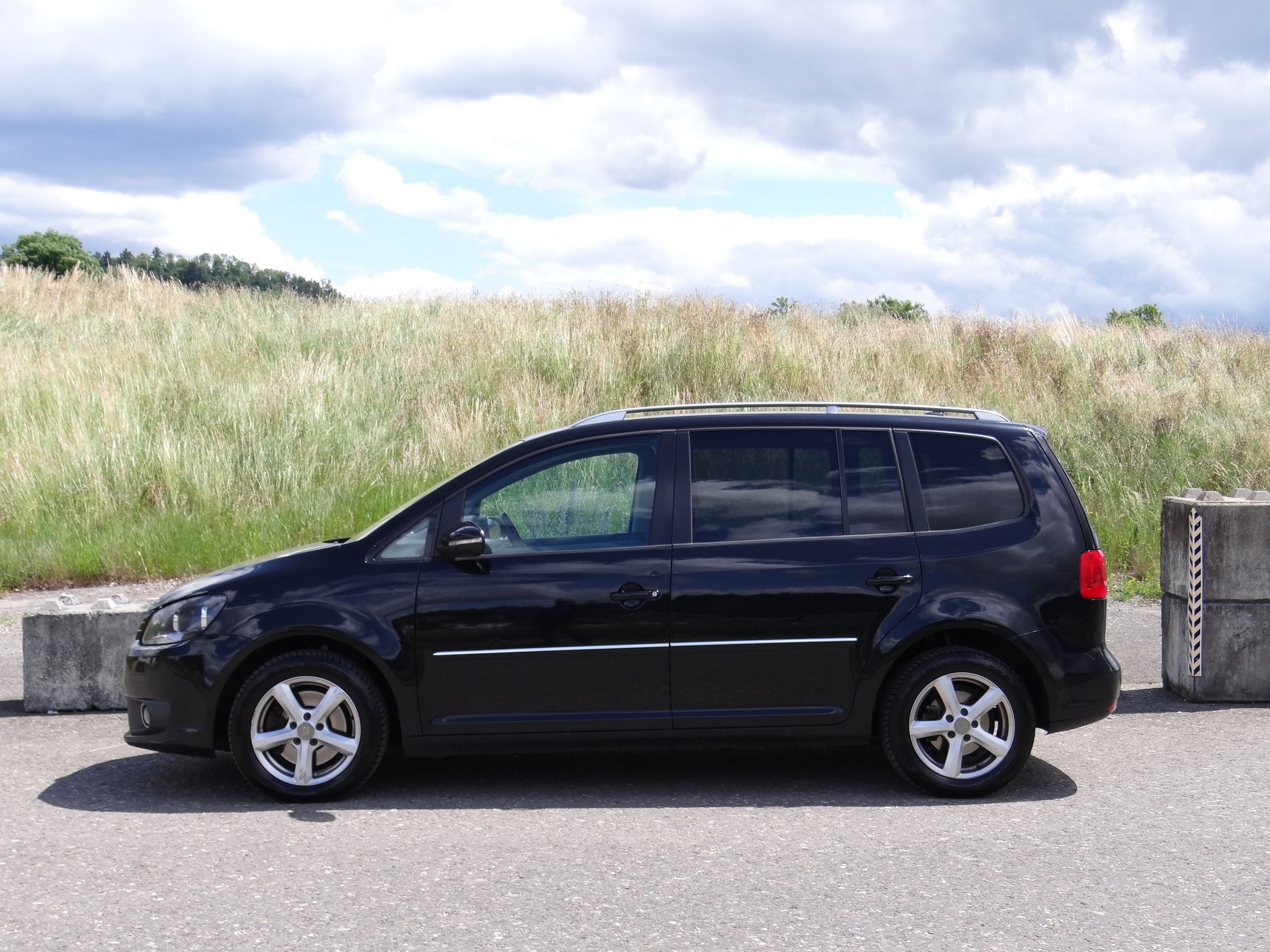 VW Touran 2.0 TDI Highline DSG-image-0