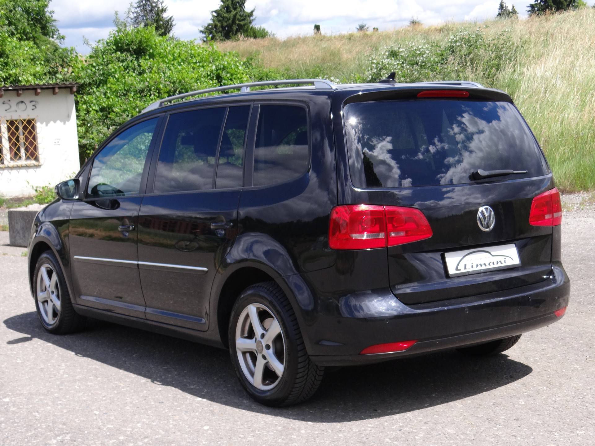 VW Touran 2.0 TDI Highline DSG-image-5