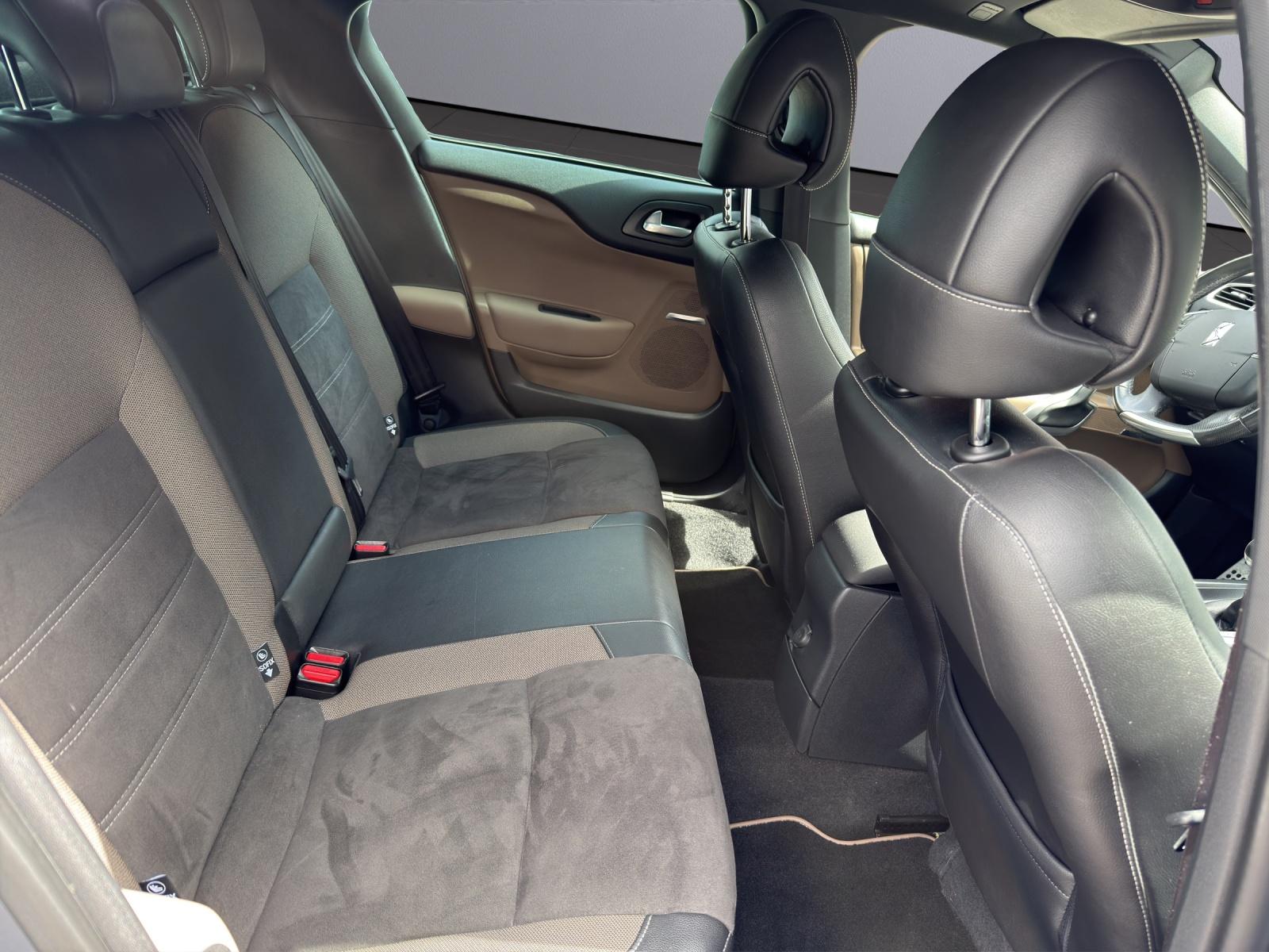 DS AUTOMOBILES 4 1.6 THP 210 Sport Chic-image-9