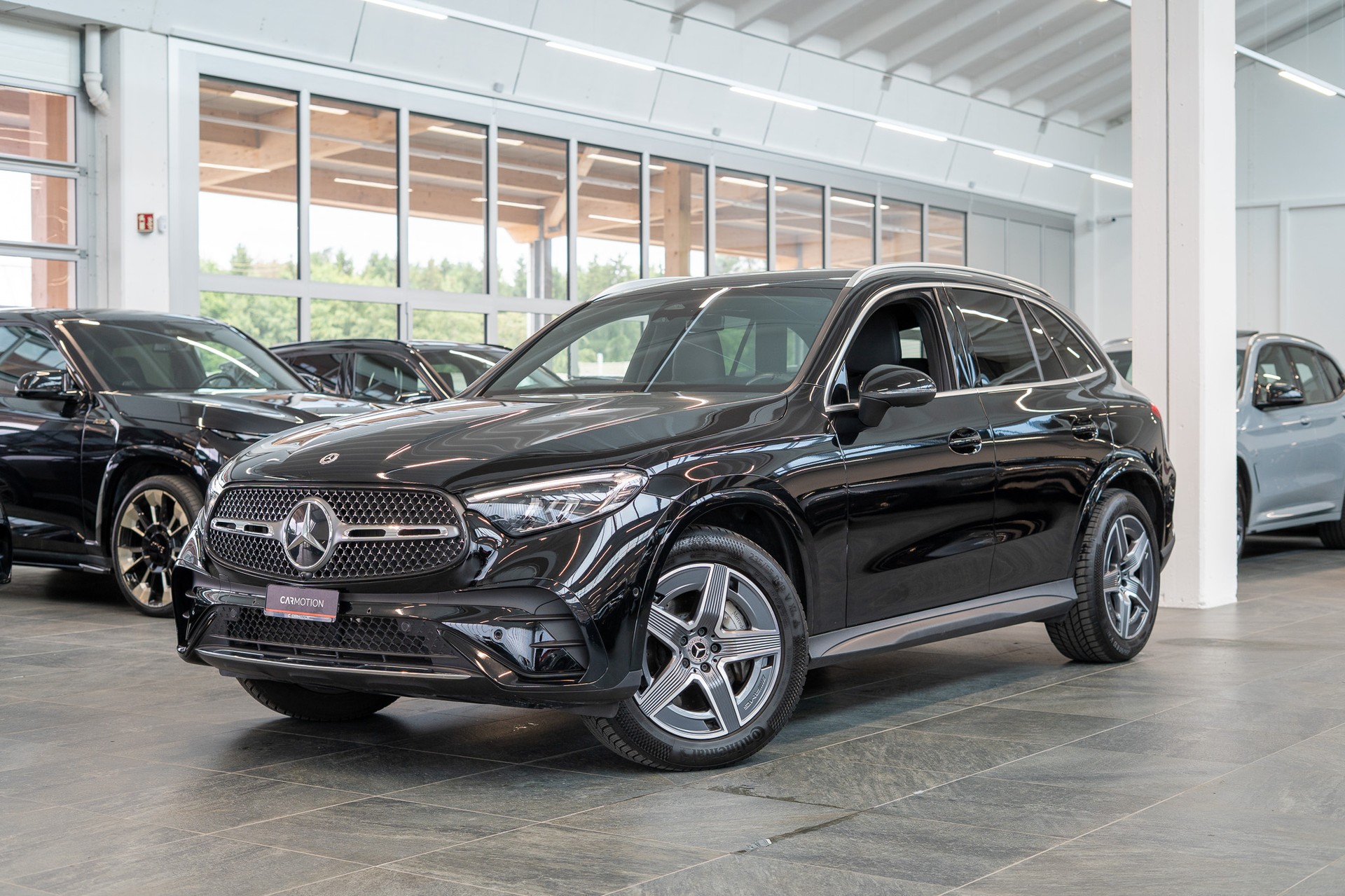 MERCEDES-BENZ GLC 300 d AMG Line 4matic / Rückfahrkamera / el.Sitze / Ambientebeleuchtung-image-0