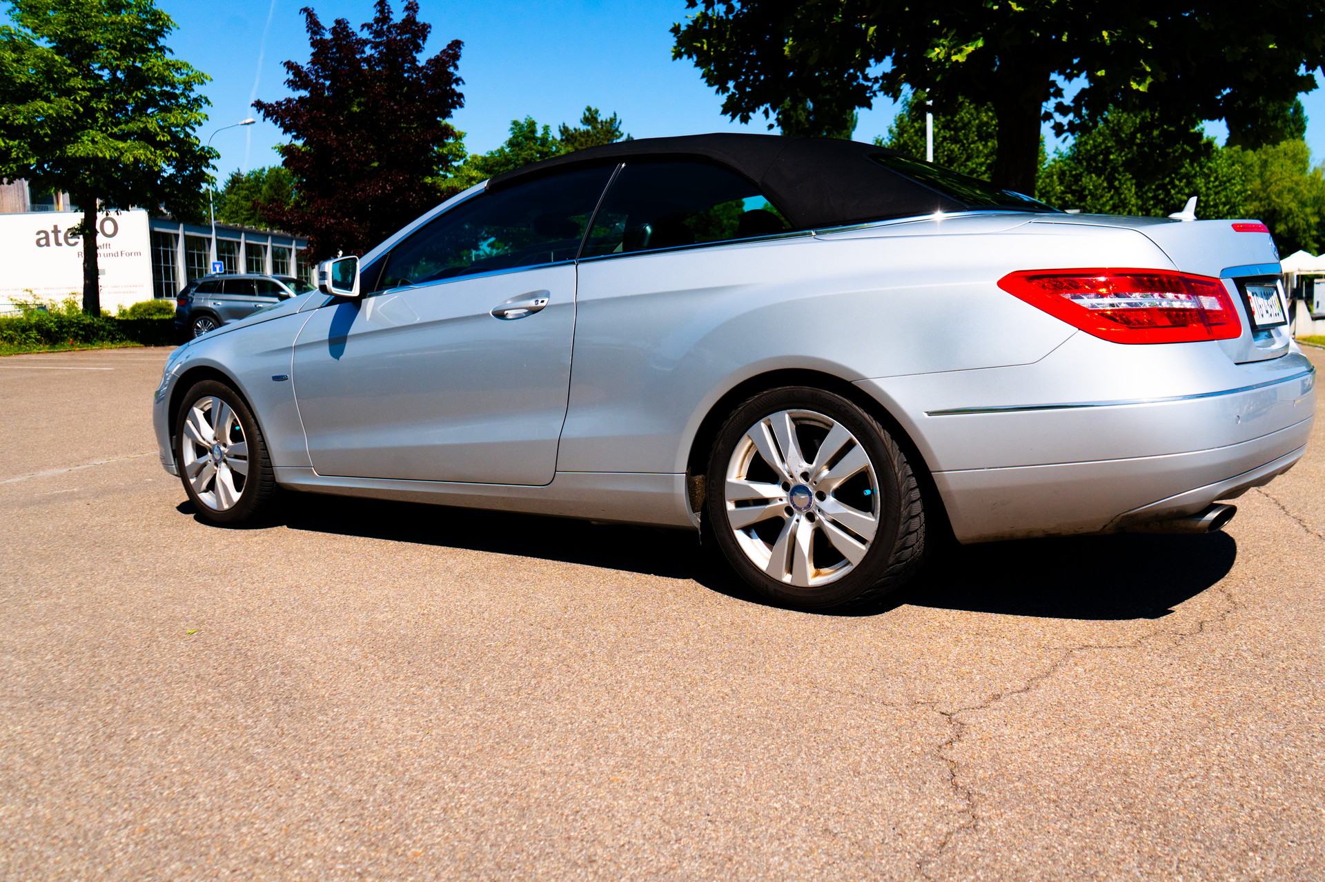 MERCEDES-BENZ E 250 CGI BlueEF-image-9