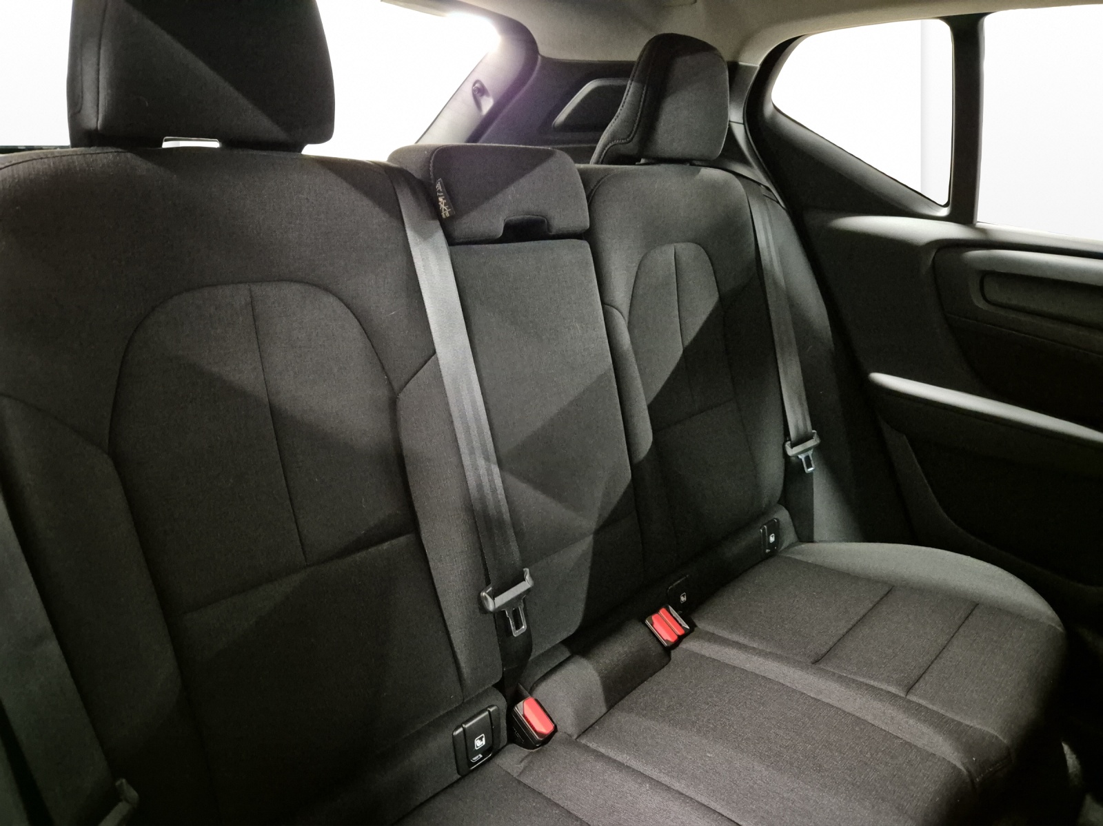 VOLVO XC40 1.5 T3 Momentum Light-image-16