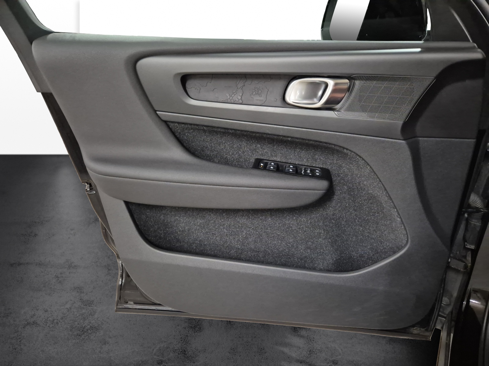 VOLVO XC40 1.5 T3 Momentum Light-image-13