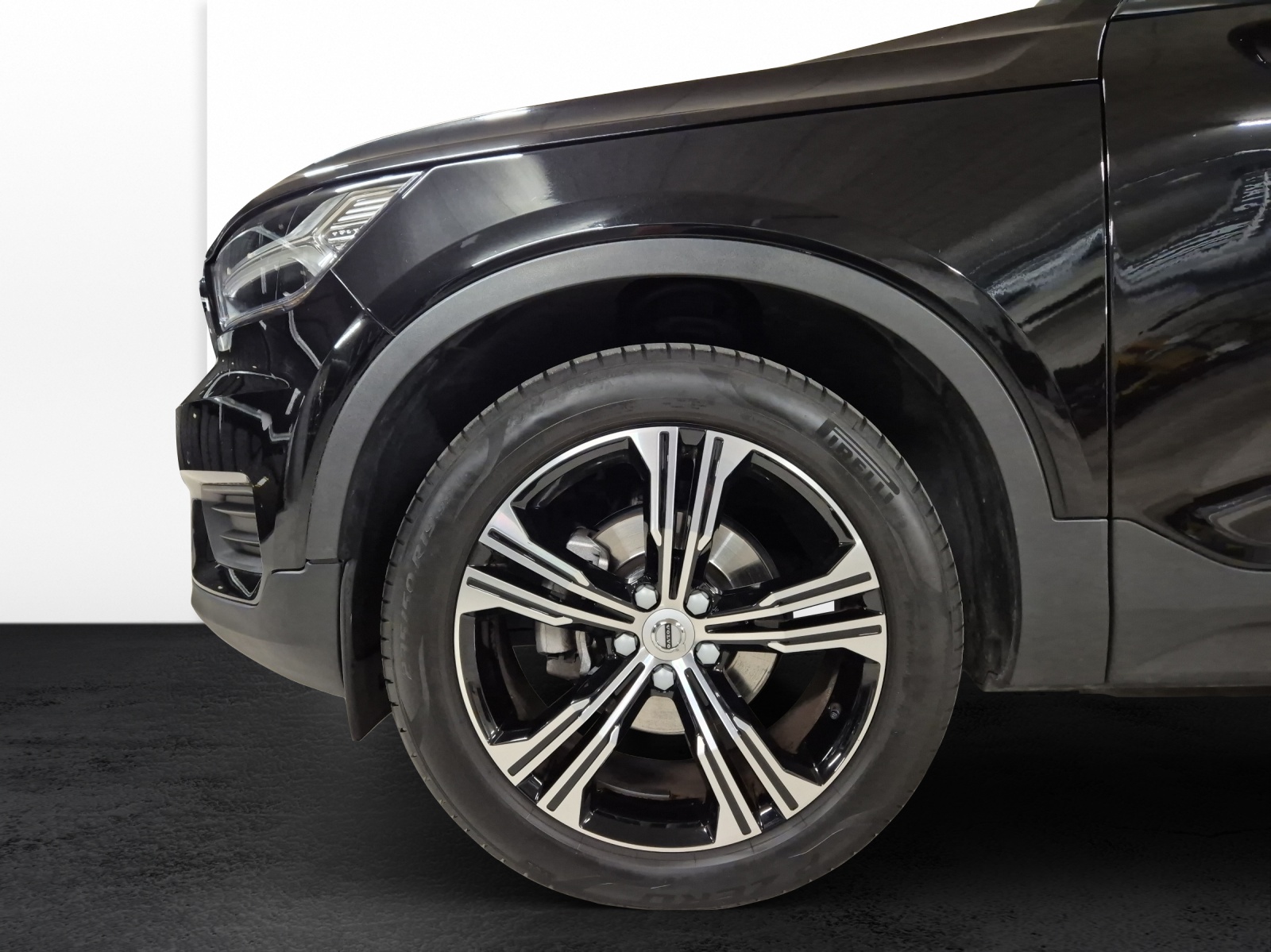 VOLVO XC40 1.5 T3 Momentum Light-image-19